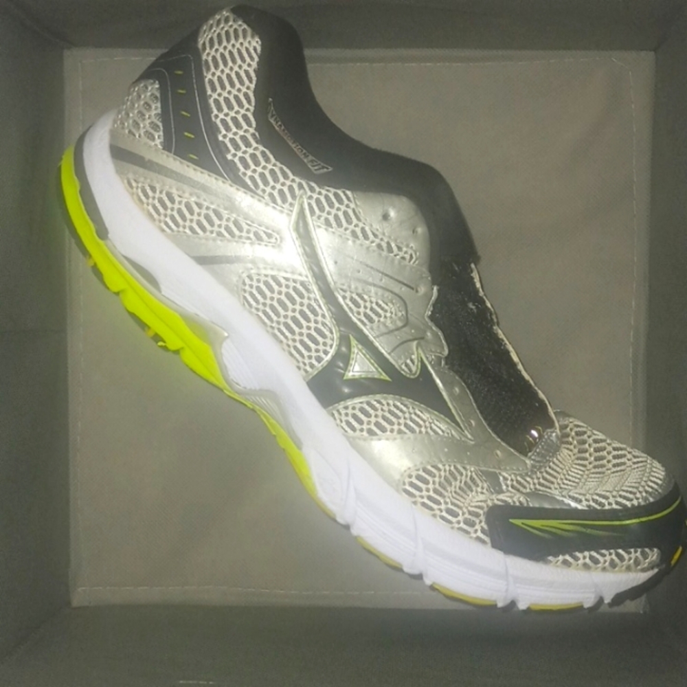 Mizuno men's shoes